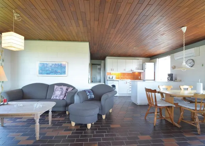 Three-bedroom In Holiday home Frostrup